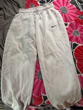 Nike White Jogger Sweatpants with Small Swoosh